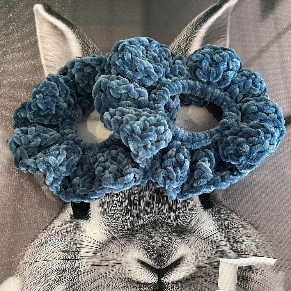 🧩Blue Velvet Scrunchies Set of 2